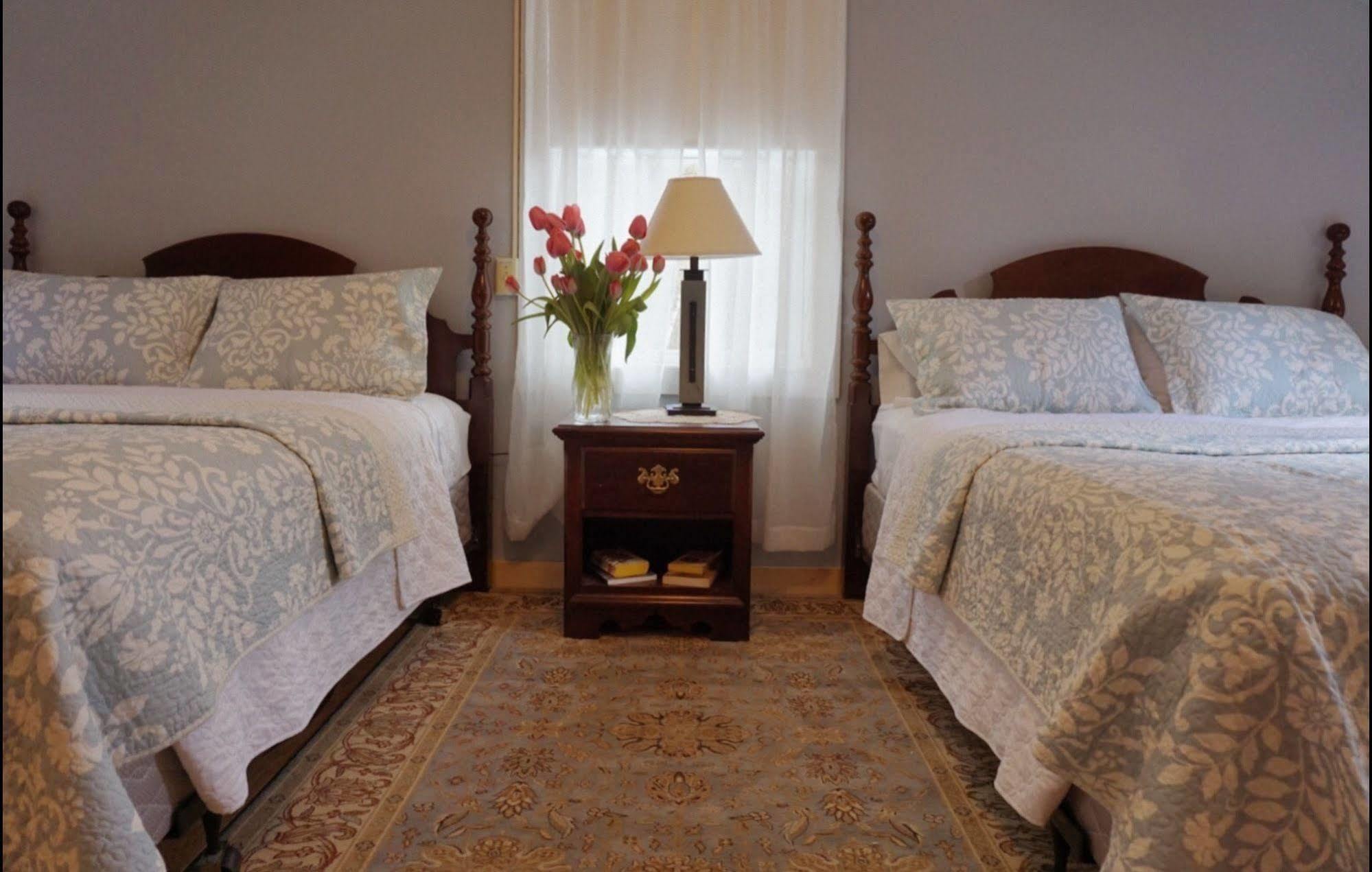 The Chipman Inn Ripton エクステリア 写真